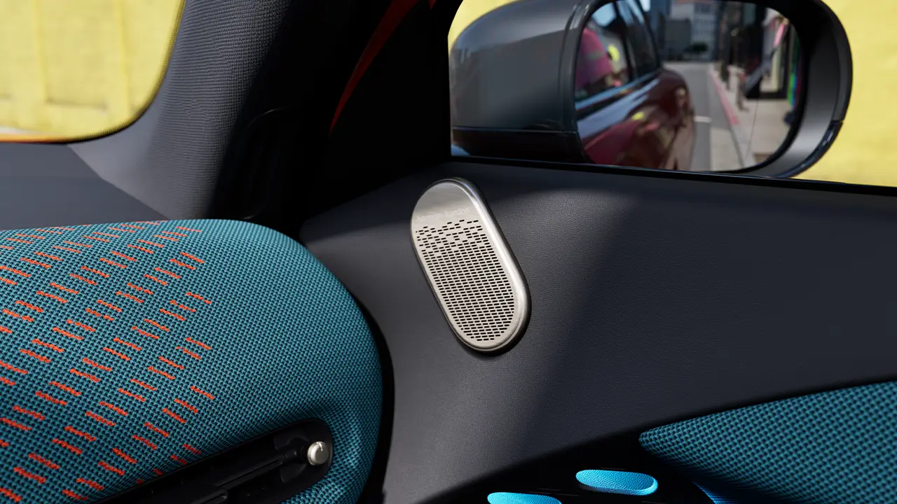 Vue détaillée du haut-parleur Harman Kardon de la MINI Aceman 100 % électrique