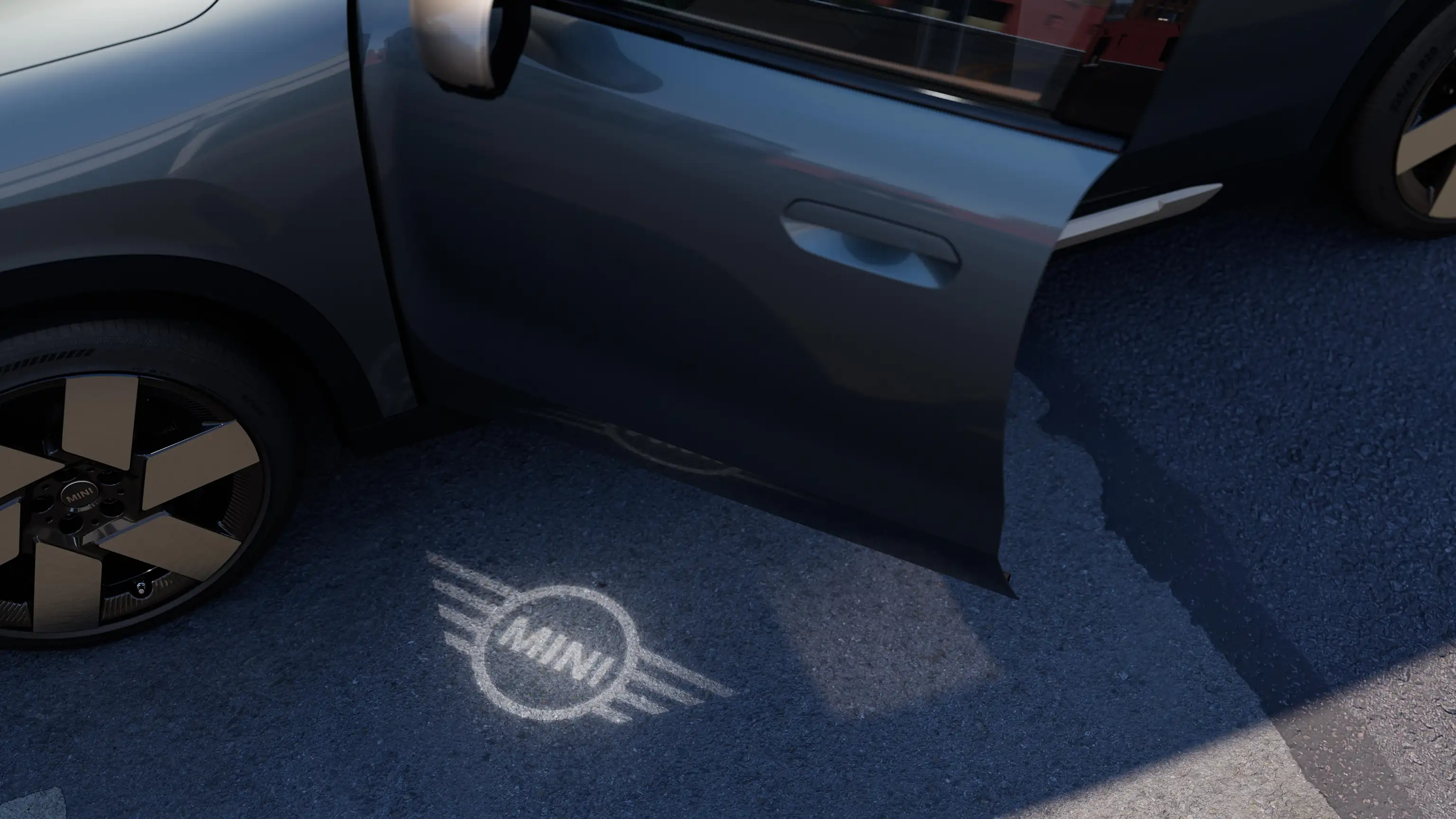 MINI Countryman Electric – Türprojektion