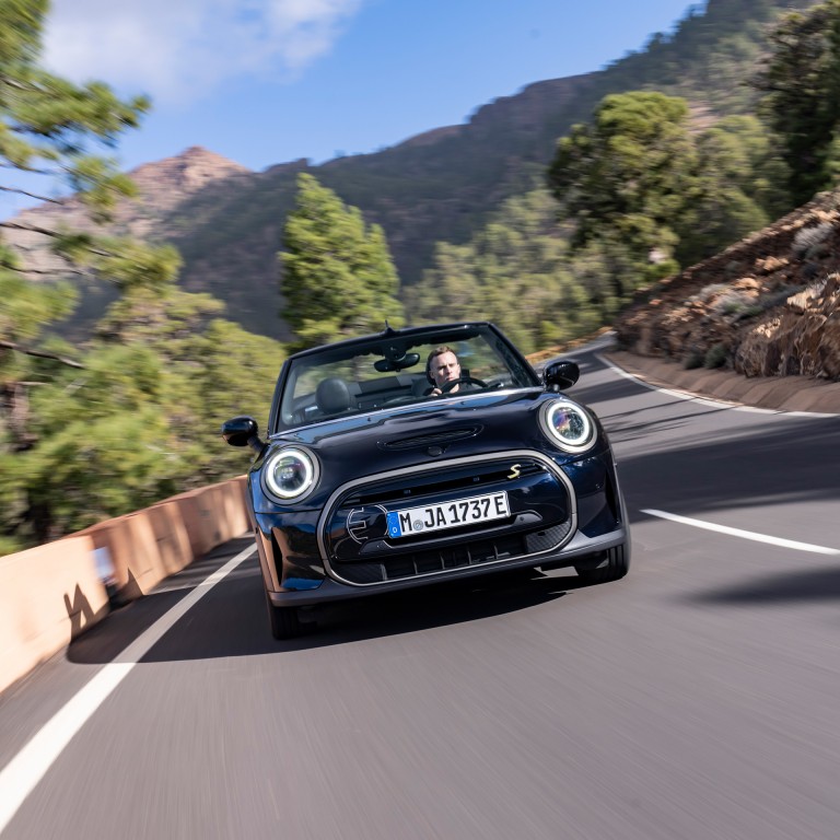 DAS ERSTE VOLLELEKTRISCHE MINI CABRIO