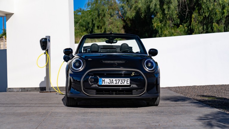  Das vollelektrische MINI Cabrio - Die Front