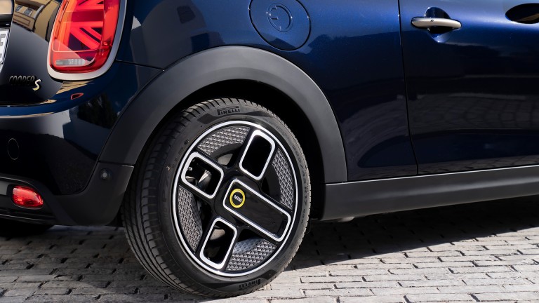  Das vollelektrische MINI Cabrio - Power Spoke