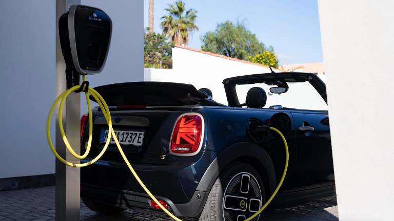  Das vollelektrische MINI Cabrio - 