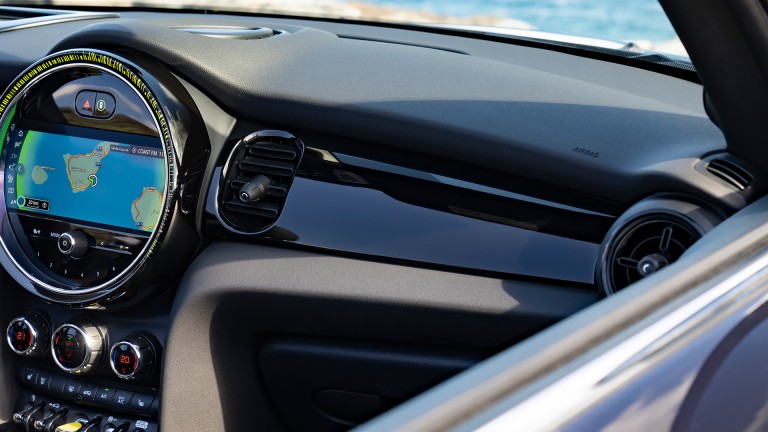  Das vollelektrische MINI Cabrio - Cockpit - Interieur
