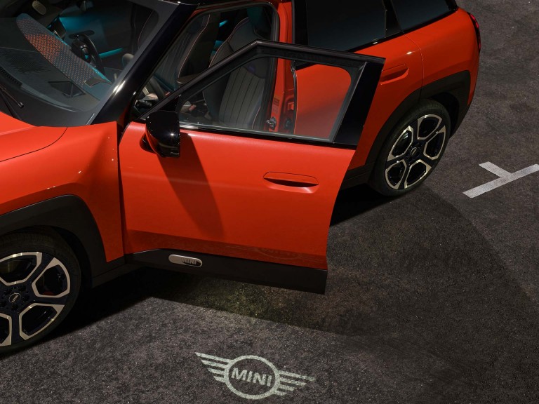 Der vollelektrische MINI Aceman – Exterieur– Welcome Lights
