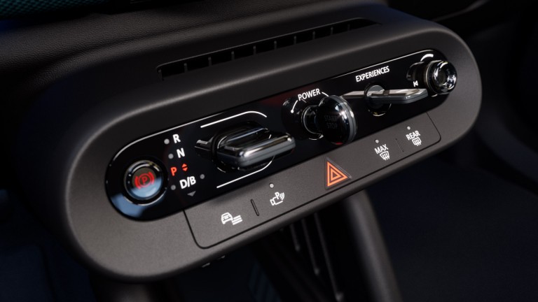Der vollelektrische MINI Aceman – Interieur – Cockpit