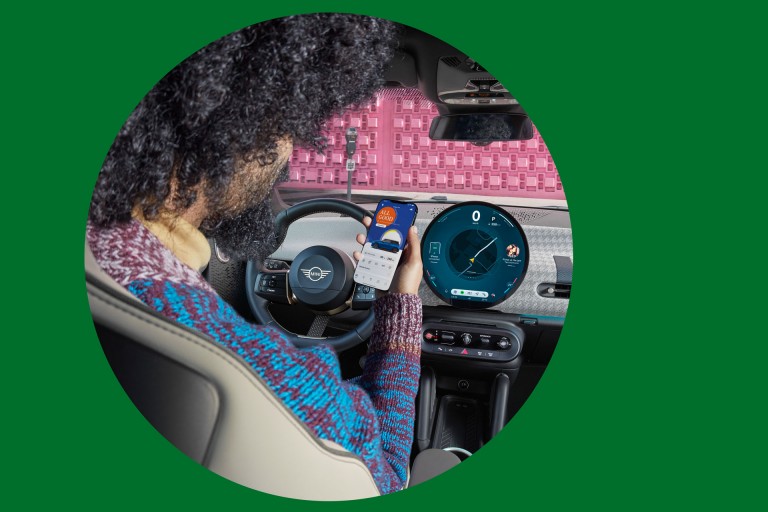 Der neue vollelektrische MINI Cooper – Mosaik – Digitales Erlebnis