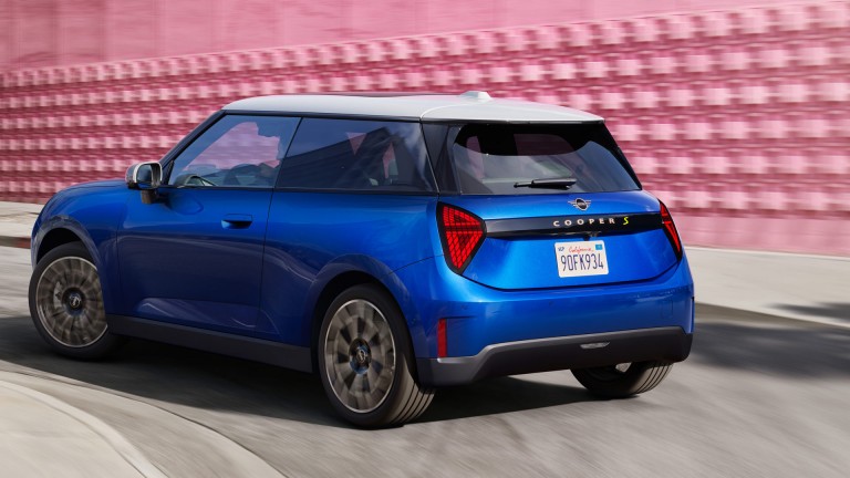 Der neue vollelektrische MINI Cooper – Mosaik – Fahrerlebnis