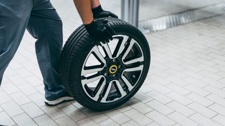 Mini Accessories - service - changement de roue