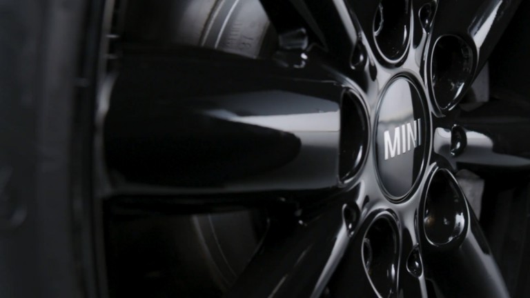 16" MINI Radial Spoke – Jet Black –  508