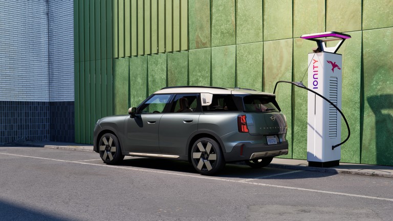 MINI Electromobilité - recharge - station de recharche U25E