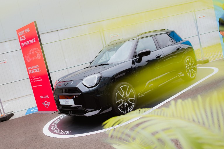 MINI ON TOUR